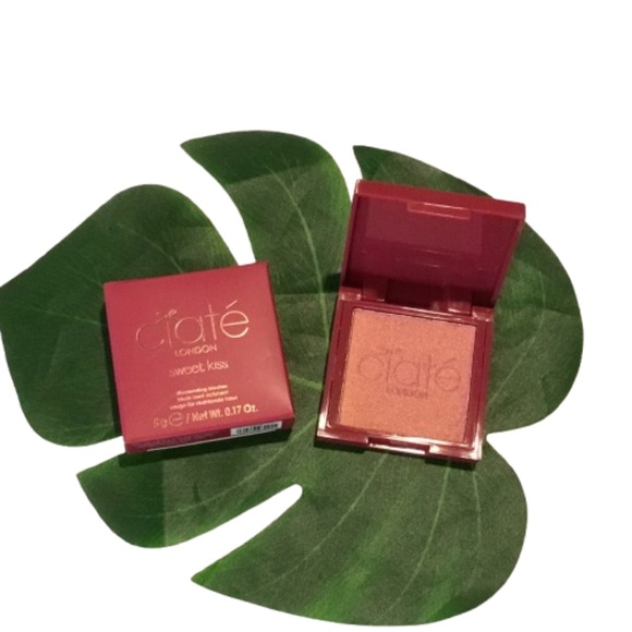 Ciate London Glow To Illuminate Blush In Shade Sweet Kiss - Picture 1 of 4